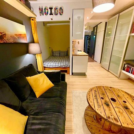 Forum Metro Wifi 1Gbs 70'Tv Netflix Hbo Appletv ワルシャワ エクステリア 写真